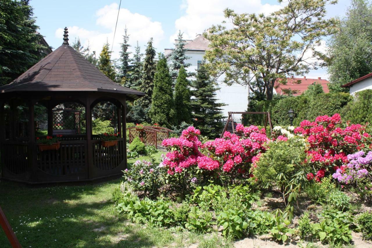 Hotel Pinocy Ledziny Exterior foto